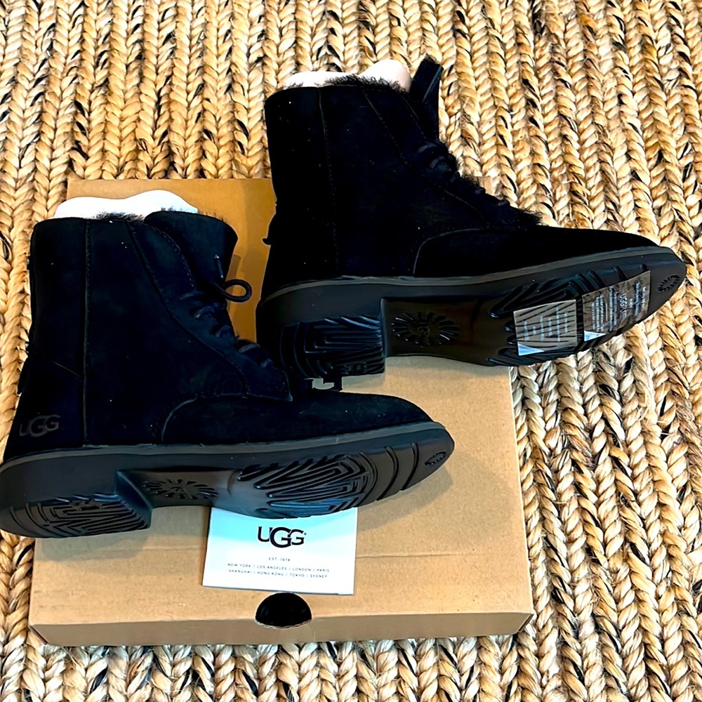 UGG Boots W Quincy - Picture 6 of 8